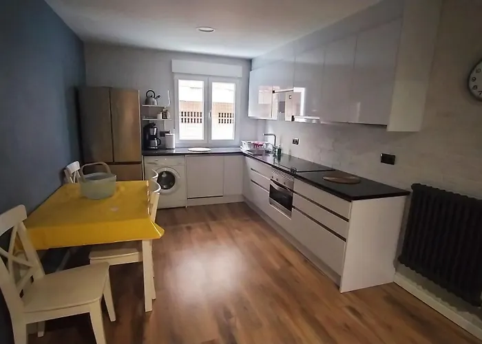 Zona Tranquila, Cerca Del Casco Antiguo. Ebi02480 Appartement