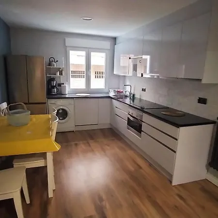 Zona Tranquila, Cerca Del Casco Antiguo. Ebi02480 Appartement